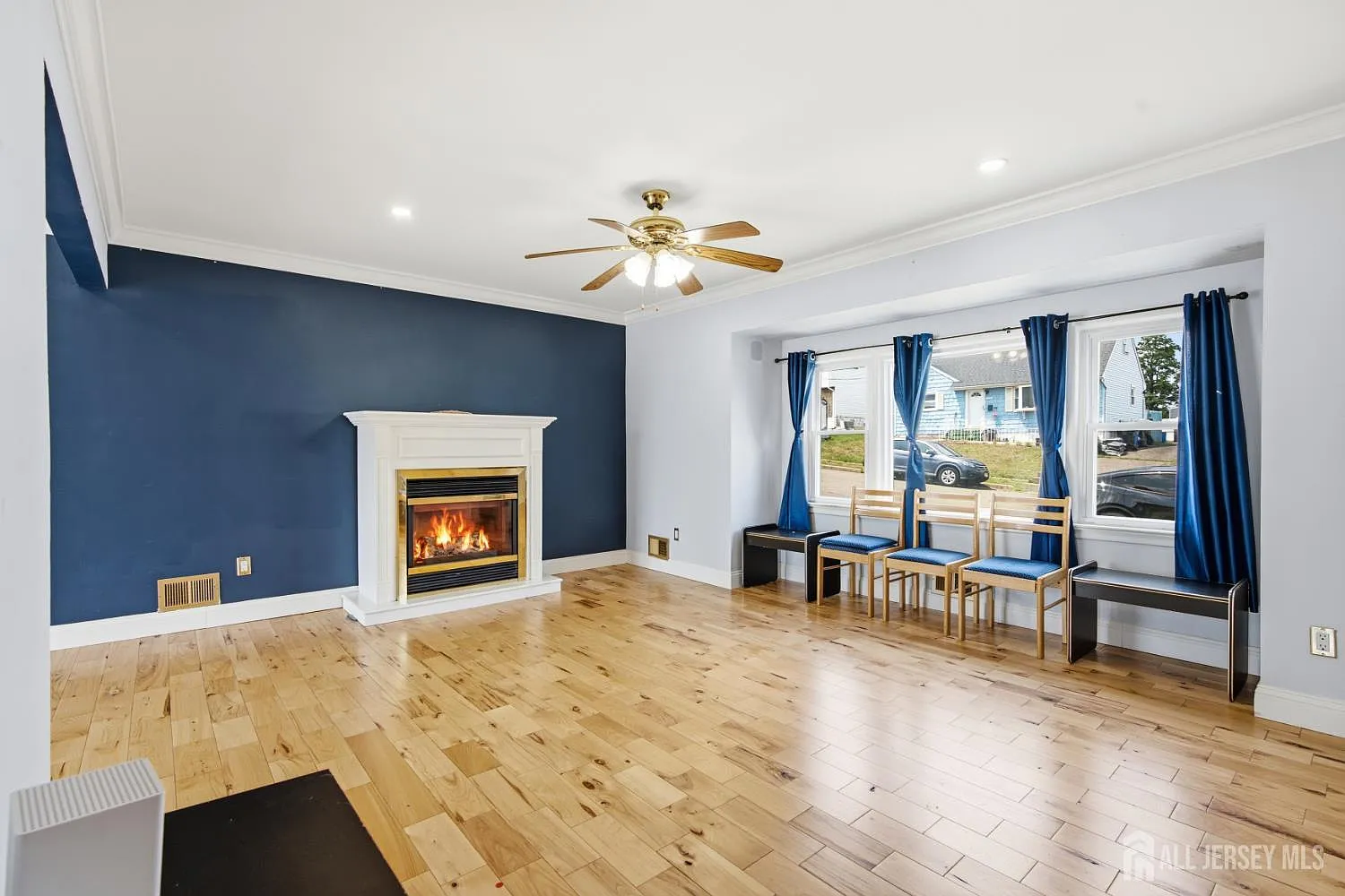 4 bed, 3.0 bath, 1782 sqft, $4,050 — Photo 3