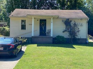2892 Overton Crossing St, Memphis, TN 38127