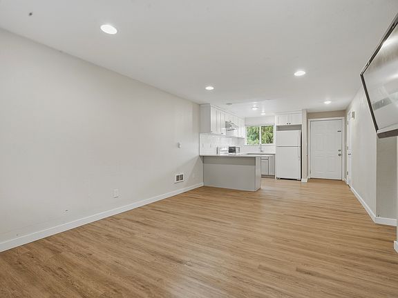 3rd image of 18115 97th Ave NE APT 3