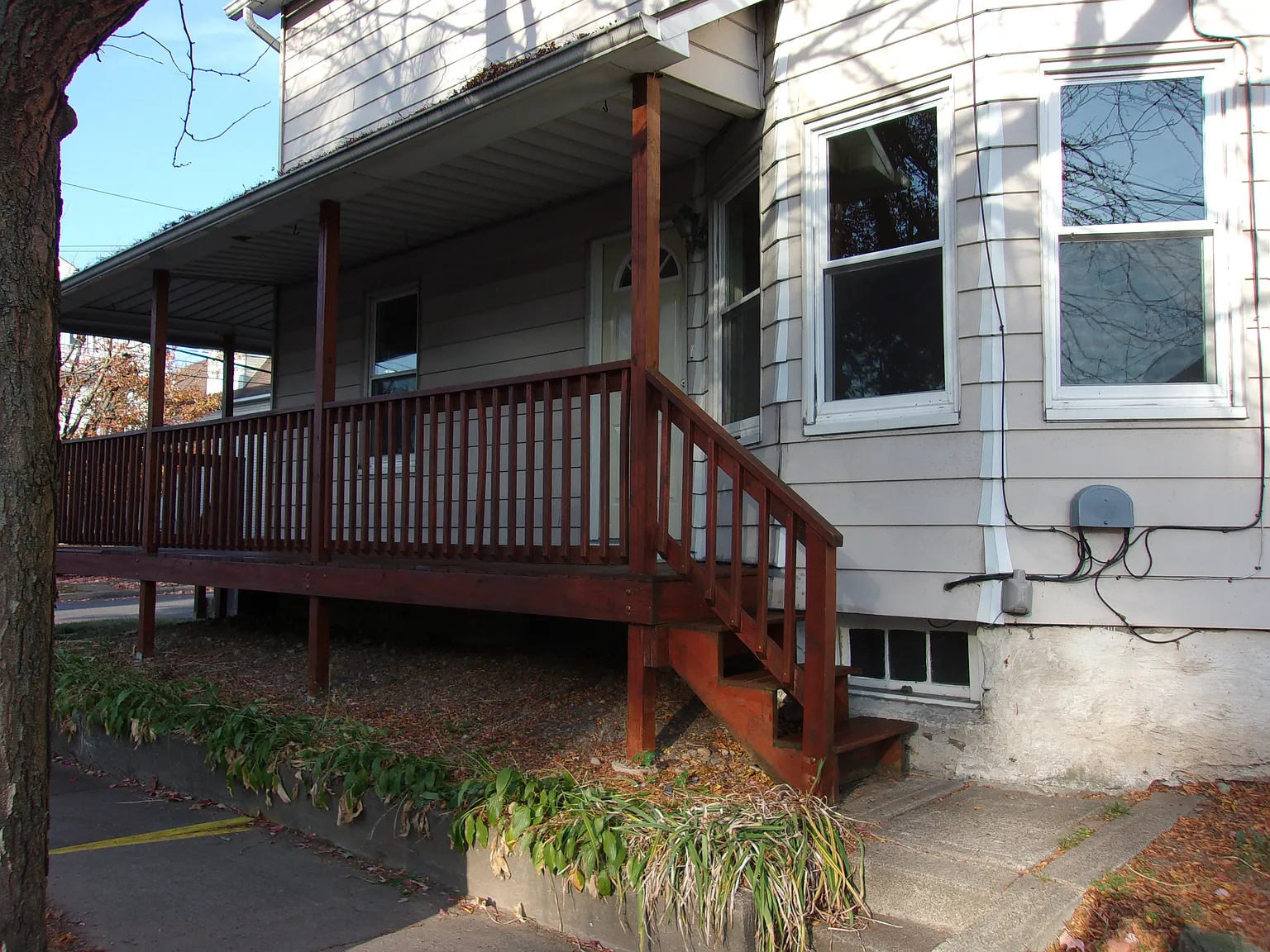 3 bed, 1.5 bath, 1500 sqft, $1,500 — Photo 2