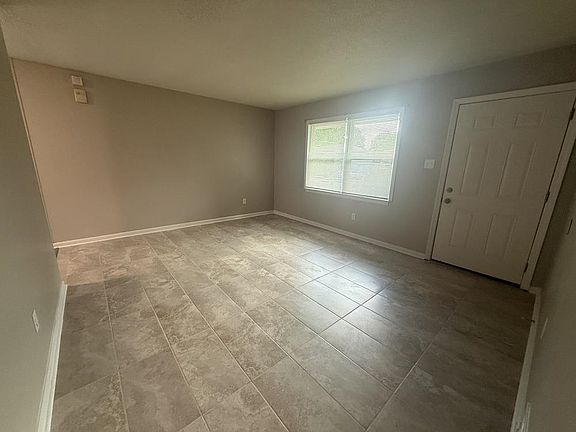 2nd image of 3798 Glenburee St