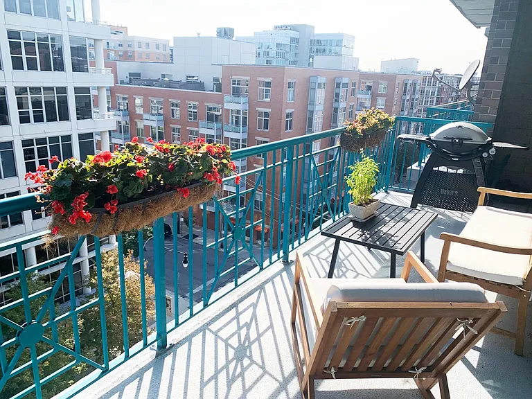 920 W Madison St #D7 — Photo 15