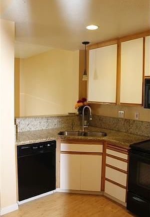 3rd image of 987 Belmont Trl #6