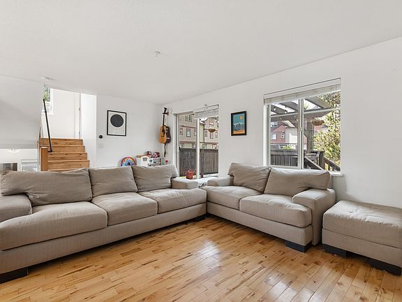 5th image of 1446 Vine Rd #20