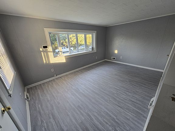4th image of 8143 Park Haven Rd