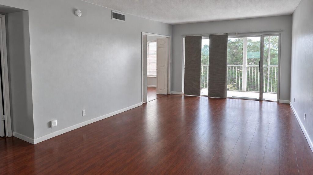 3050 N Palm Aire Drive #602, photo 2