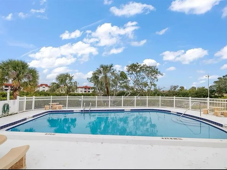 4510 Overlook Dr NE #225 — Photo 24