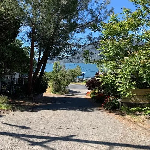 Glenhaven Dr — Photo 5