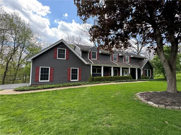 2776 Valleyview Dr, Lower Burrell, PA 15068