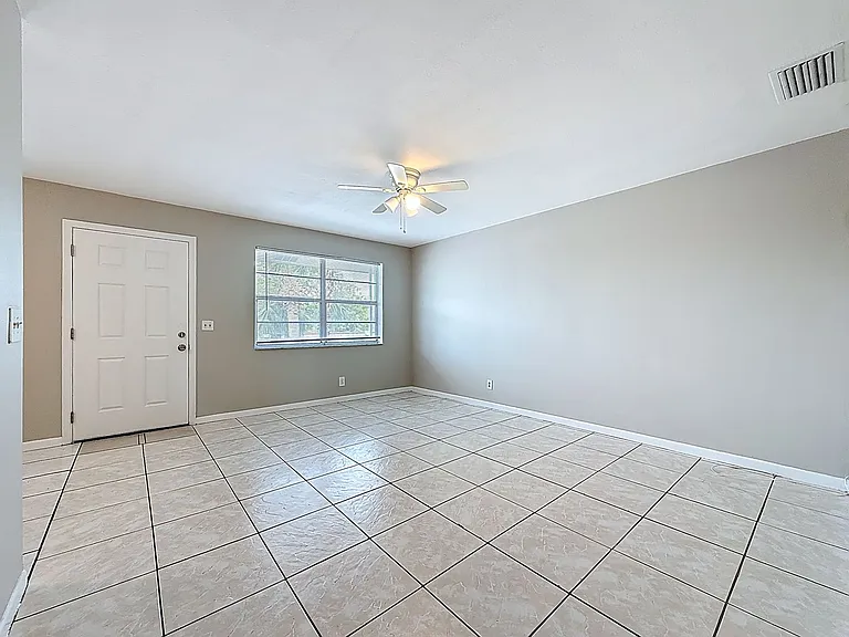 2502 Bay Blvd #6 — Photo 6