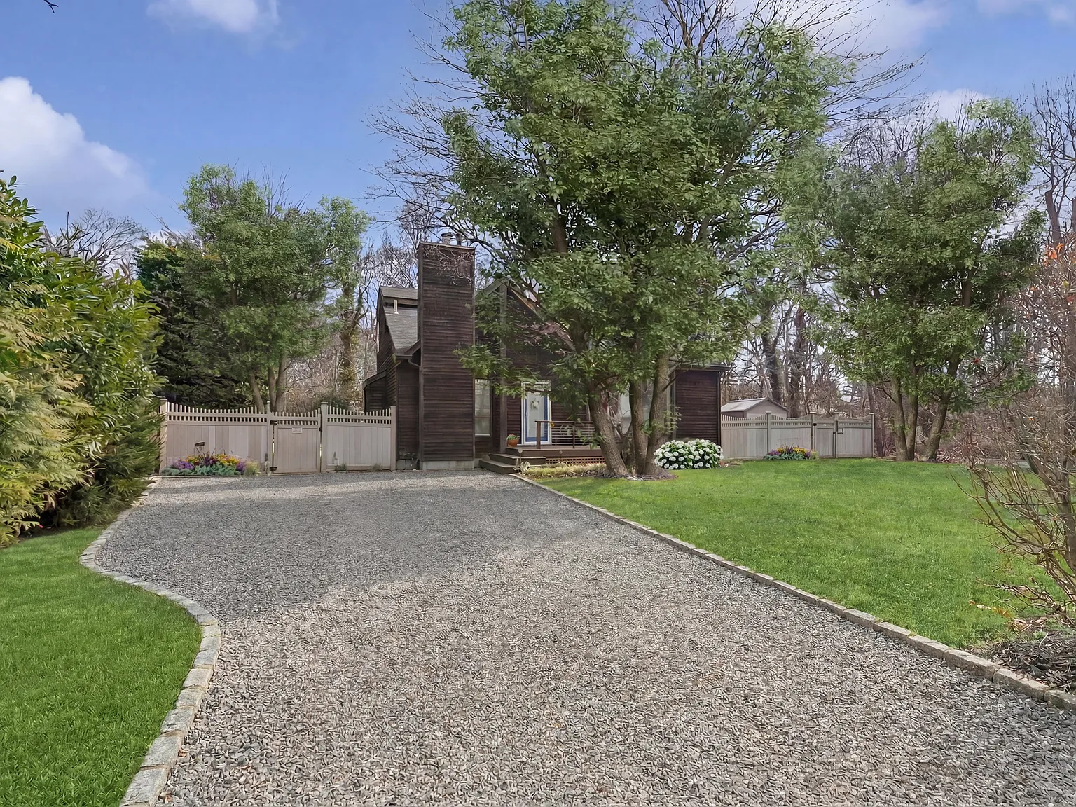 June and Winter Rental, Five Bedrooms with Heated Pool — Photo 3