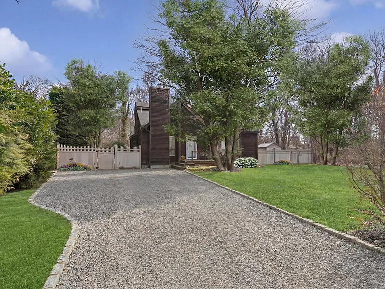131 Lewis Rd — Photo 3