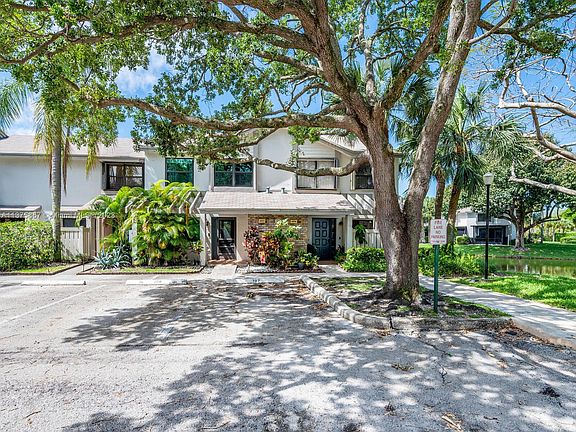 5th image of 4813 NW 22nd St #4813