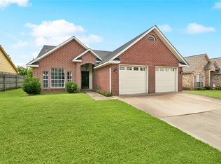 61 Shearwater Dr, La Place, LA 70068