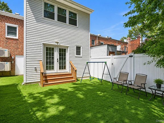 2nd image of 76-37 Vleigh Place