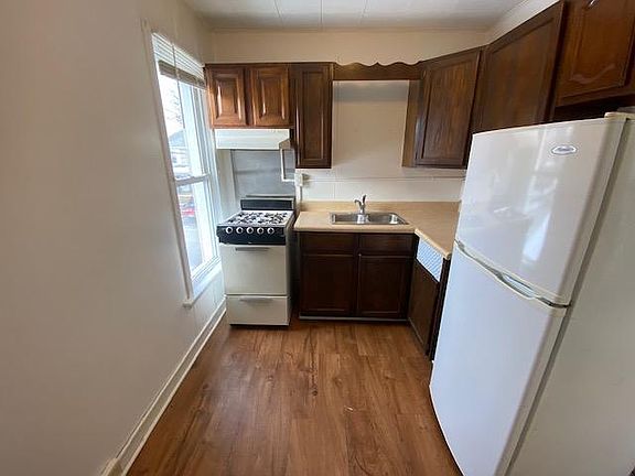 4th image of 288 5th St NW #1/2
