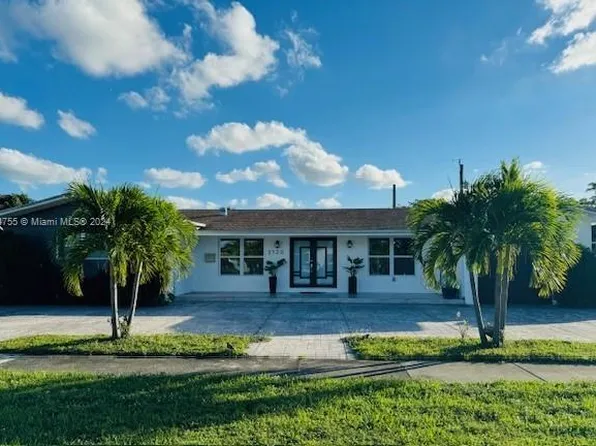2120 NE 203rd Ter, Miami, FL 33179