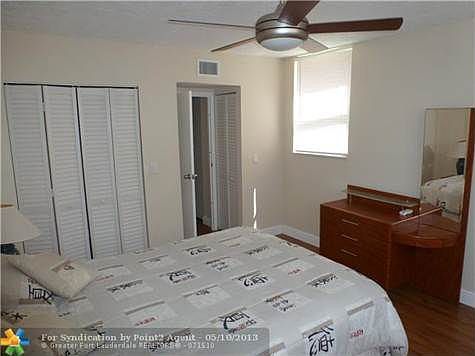 4th image of 2851 Somerset Dr APT 118