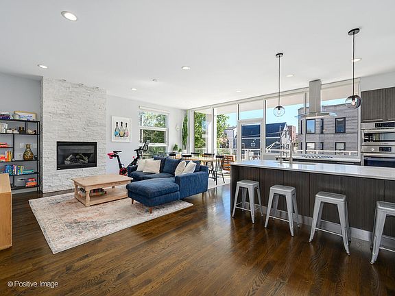 2nd image of 1712 W Julian St #2