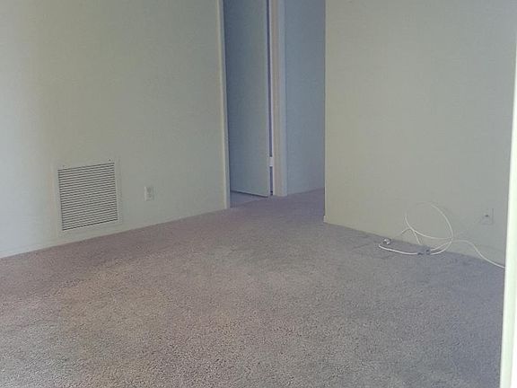 4th image of 310 Knotty Pine Cir APT D-2