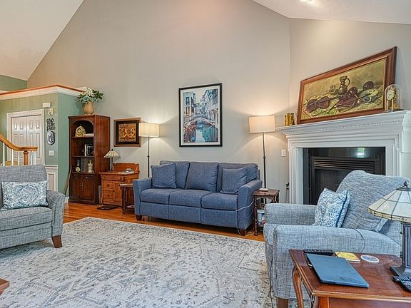 4th image of 250 Magill Dr #250