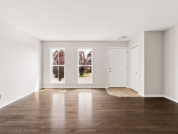 3rd image of 59 E Elgin Meadows Park SE