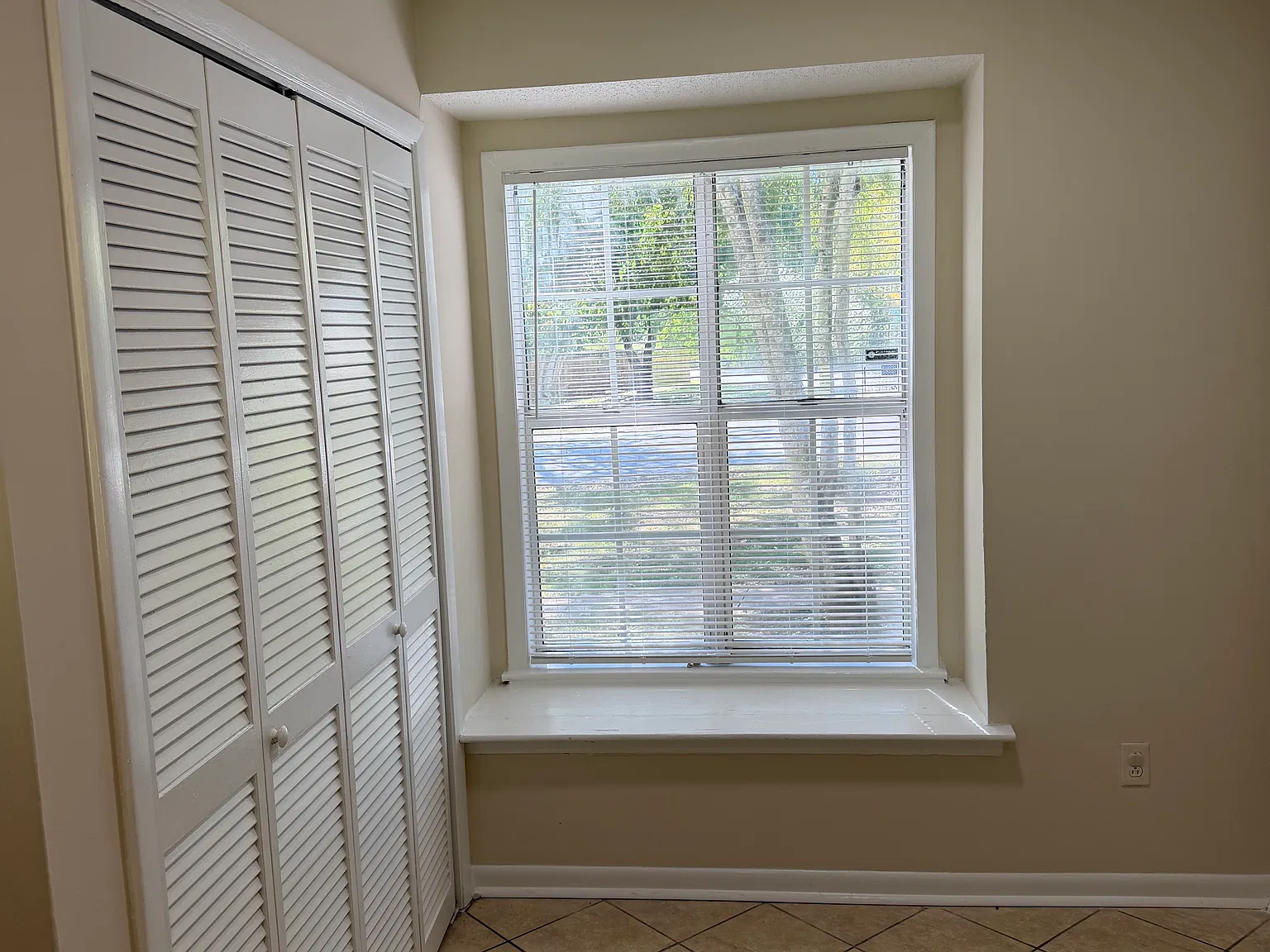 3 bed, 1191 sqft, $1,650 — Photo 3