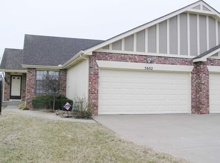 5602 SW Barrington Ct N, Topeka, KS 66614