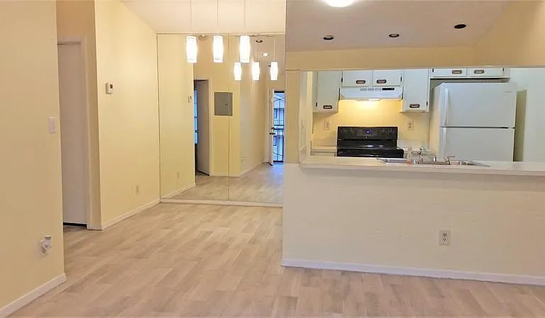 9466 Boca Cove Cir #310 — Photo 4