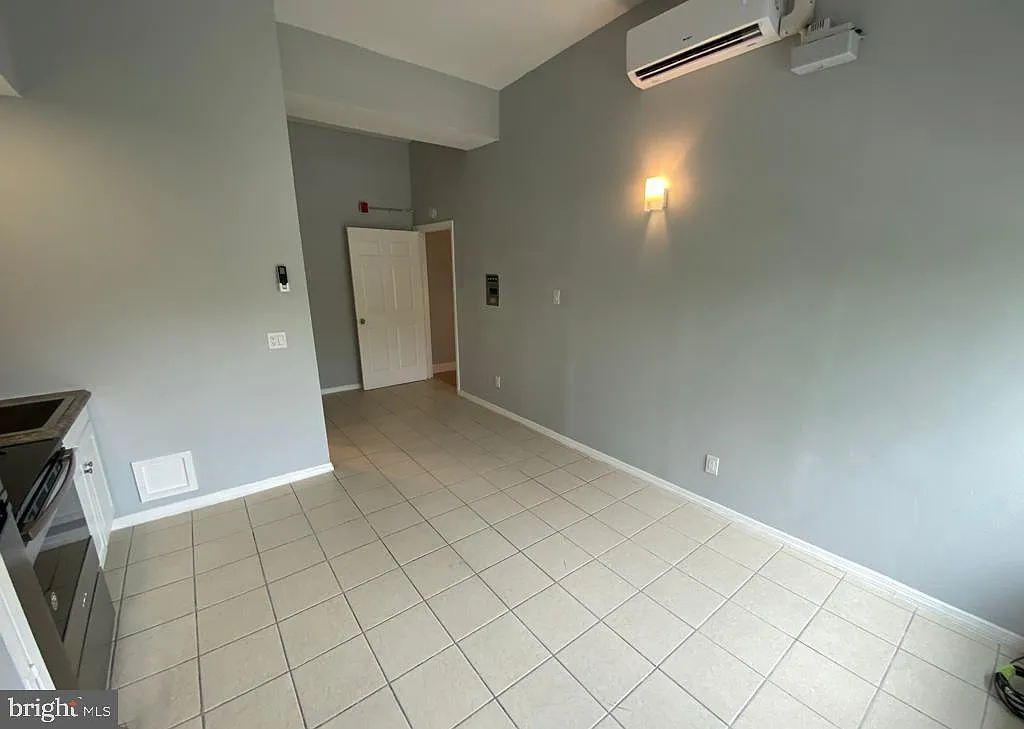 Building Photo - 1304 S 9th St #6-B