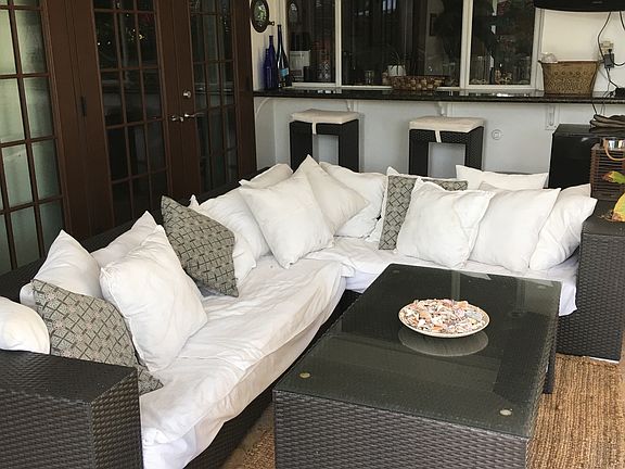 back patio - furniture stays