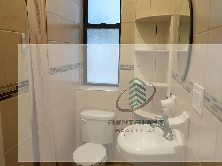1361 N Ashland Ave #2F — Photo 1