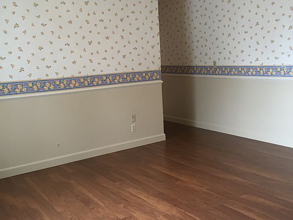 3rd image of 625 El Toro Dr