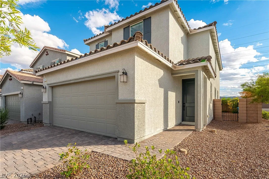 3 bed, 2.5 bath, 2118 sqft, $2,795 — Photo 2