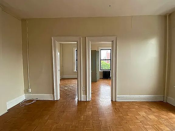 2nd image of 471 Carroll St APT 4L
