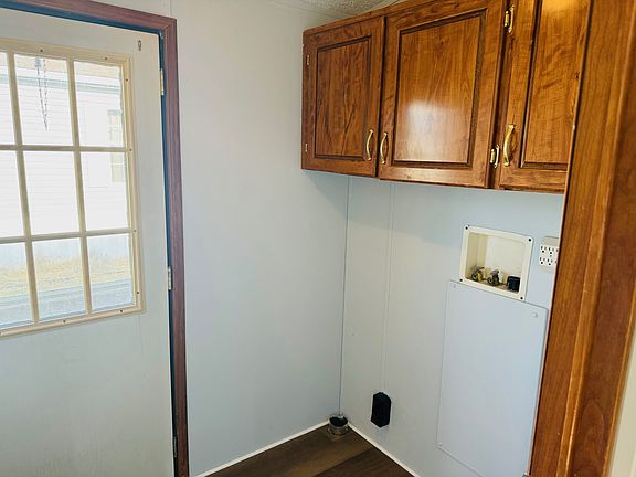 3rd image of 294 Dallas Dr