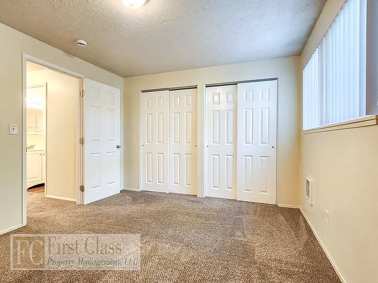9555 SW Hall Blvd #17 — Photo 9