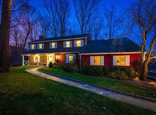 60 Heritage Ln, Stamford, CT 06903