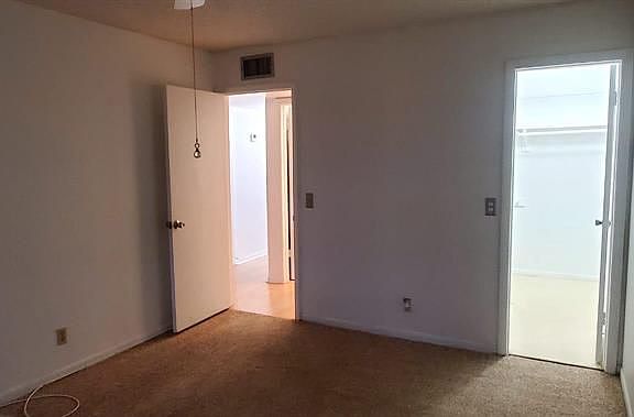 4th image of 527 Capri Pl #K