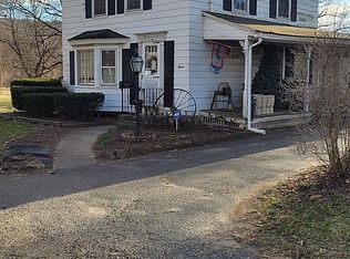 15 Bourne St, Palmer, MA 01080