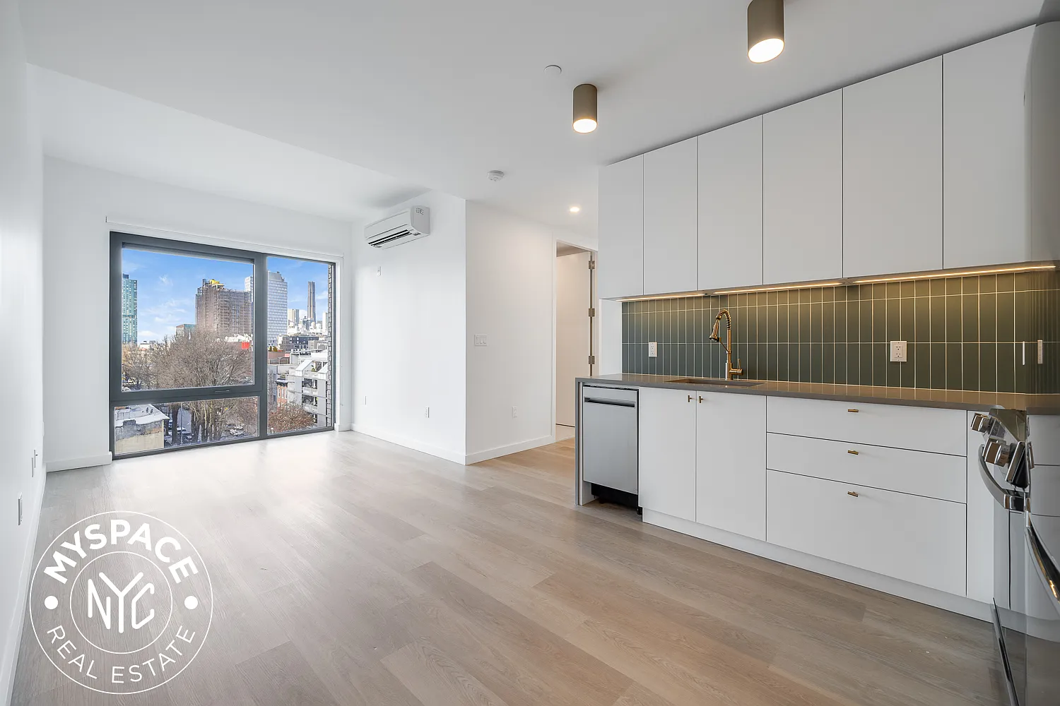 527 Grand Avenue — Photo 1