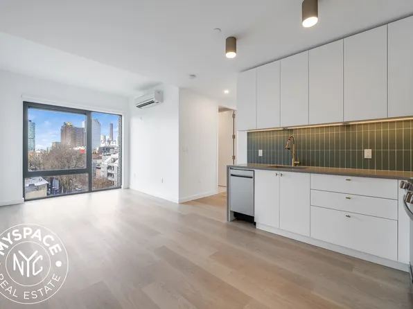 527 Grand Avenue image 1 of 23