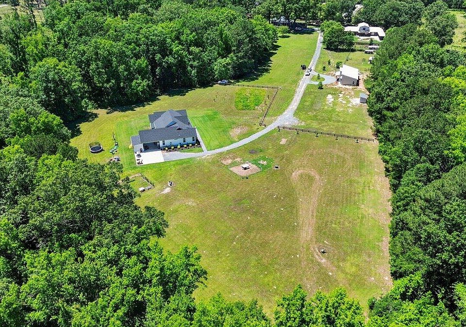 1st image of 353 Cummings Chapel Rd