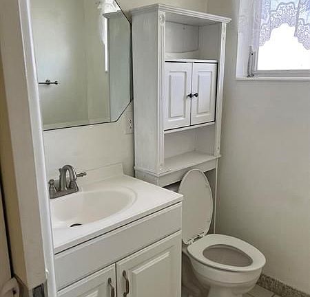 4th image of 2640 Dudley Dr E APT F