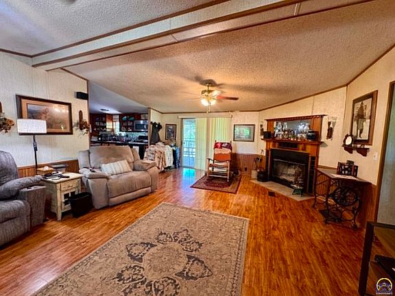 5th image of 9534 Lakeview Dr