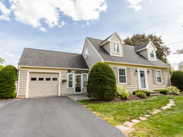 59 Bellmore Dr, Pittsfield, MA 01201