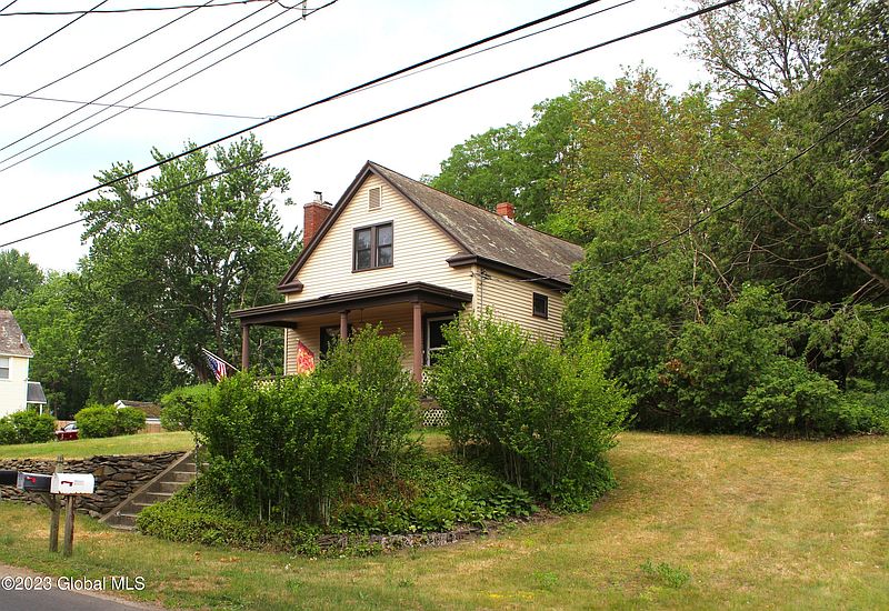 3rd image of 2092 Watt Street