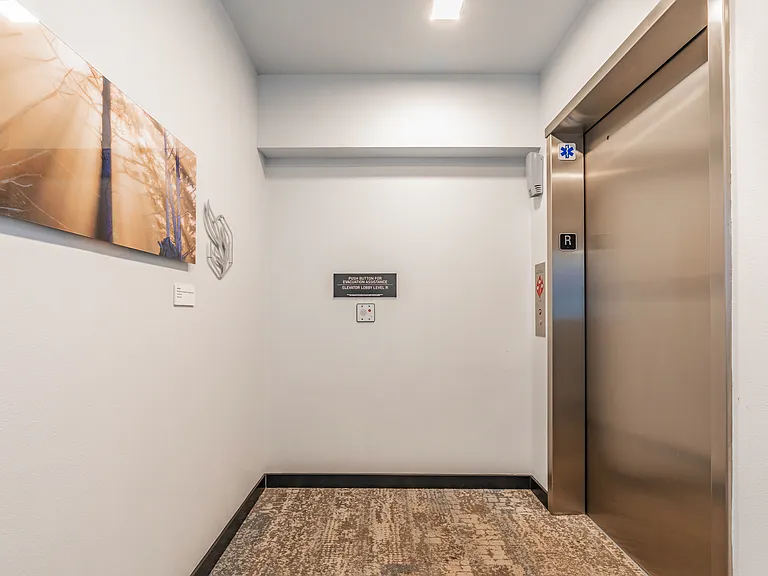 319 Queen Anne Ave N #104 — Photo 32