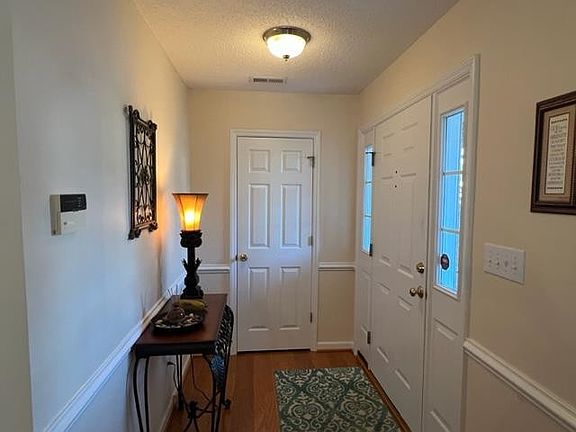 3rd image of 110 Chadbury Dr