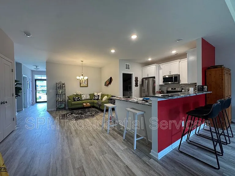 2822 Southern Magnolia Dr — Photo 3